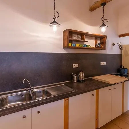 Sirius G In Center Of Cb Apartment